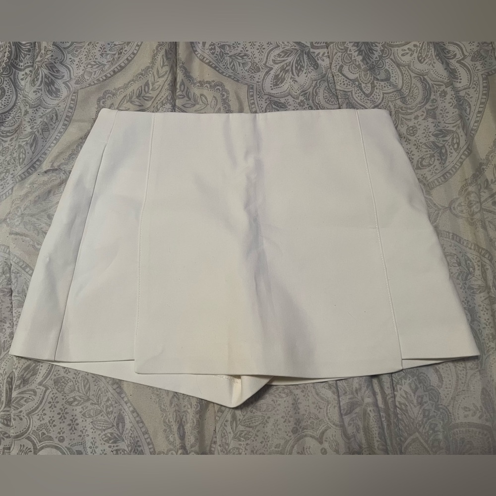 Zara white skort size M